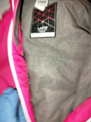 Mono de esquí rojo talla 4 Con gafas y guantes