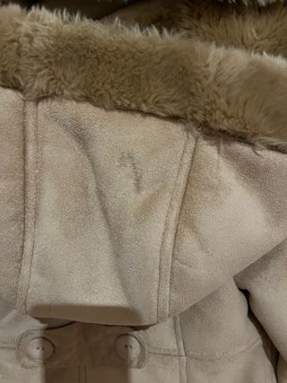 Abrigo parka niña beige con capucha