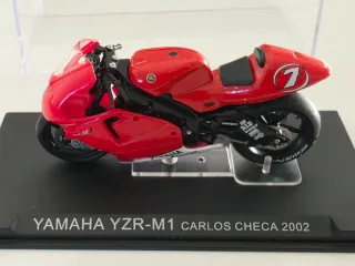 Yamaha YZR-M1 Carlos Checa 2002 1:24