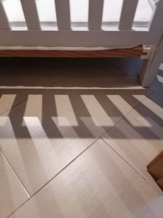 Cuna TRAMA con colchón , con ruedas