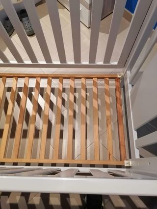 Cuna TRAMA con colchón , con ruedas