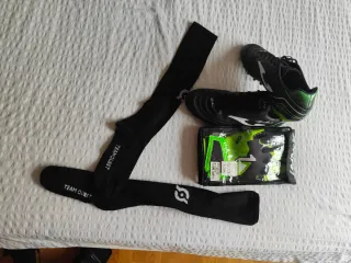 Guantes portero 10 y zapatillas talla 45