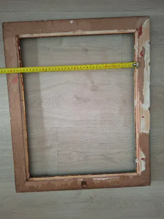 Marco antiguo de madera