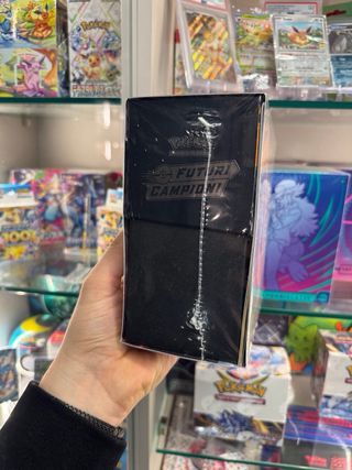 Set Allenatore Pokemon Futuri Campioni ITA Sigilla