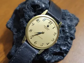 Universal Genève Altesse