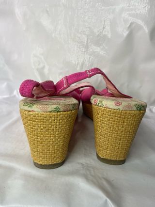 Alpargatas cuña Zara rosa y beige T.39