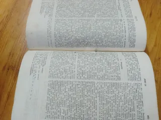 Dos libros la Biblia y la Biblia y Nuevo Testamen