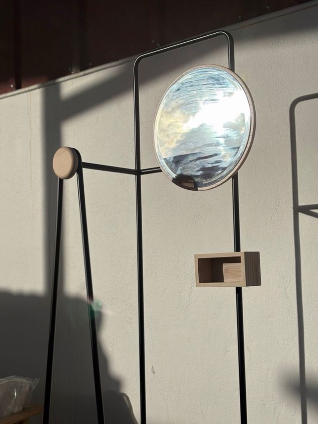 Recibidor con espejo y baldas