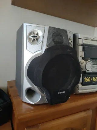 Equipo de sonido Philips con 2 altavoces