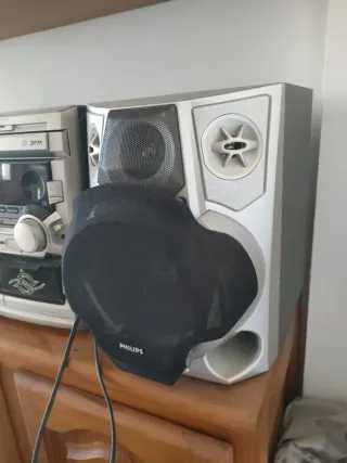 Equipo de sonido Philips con 2 altavoces