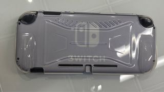 Nintendo Switch Lite Grigia con vinile lilla + Custodia