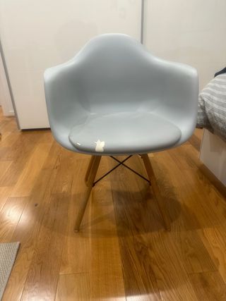 Sillón Eames Plástico y Madera
