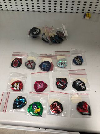 Lote 75 plumas holográficas para dardos