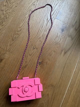 Bolso Chanel rosa version LEGO preciosa