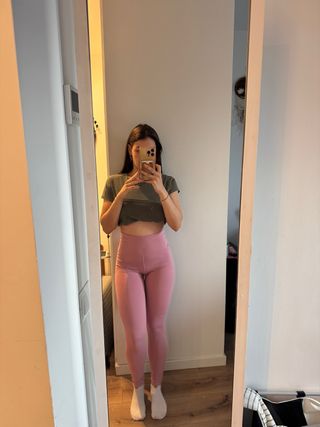 Mayas deportivas rosas, con bolsillos