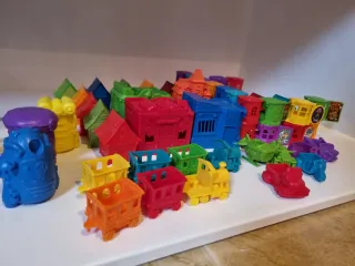 Zoomlings Colección Figuras, cositas y trenes.