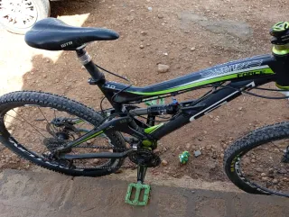 Bicicleta GT Doble Suspensión