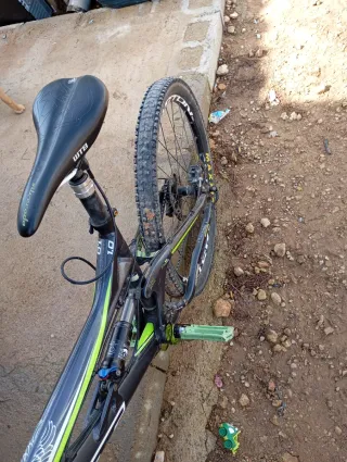 Bicicleta GT Doble Suspensión