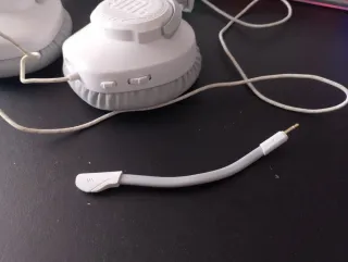 JBL Quantum 100 Cascos Gaming Blancos