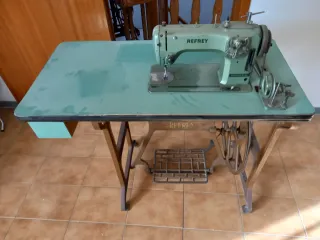Máquina de Coser Refrey Industrial