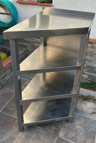 Mesa rinconera de acero inoxidable