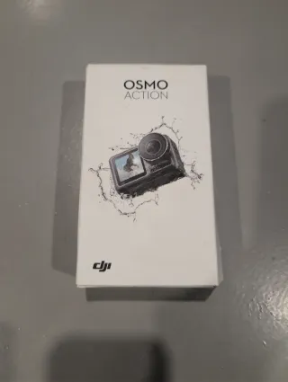 Cámara DJI Osmo Action con 2 baterías