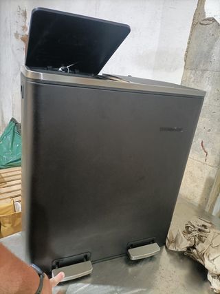 - SONGMICS Cubo de basura con 2 compartimientos