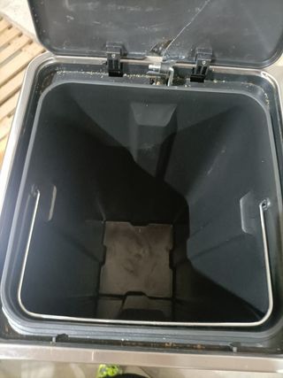 - SONGMICS Cubo de basura con 2 compartimientos