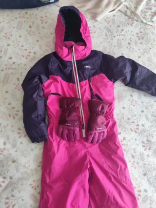 Conjunto Ropa Nieve Niña y guantes.