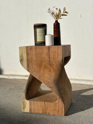 Mesa tronco asimétrica de madera