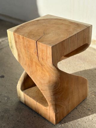 Mesa tronco asimétrica de madera