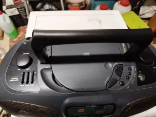 Radio CD Philips AZ 8052 Bass Reflex