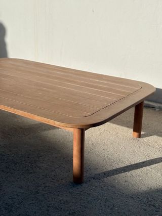Mesa de exterior de madera