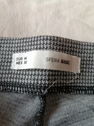 Pantalón pitillo Sfera Basic blanco y negro