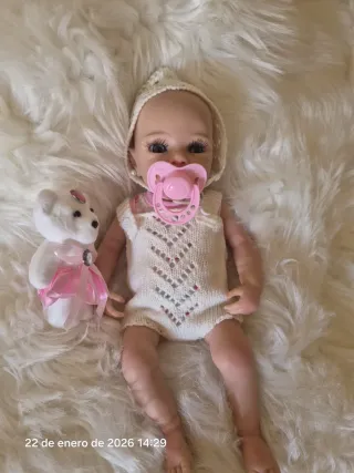 Bebé Reborn Silicona Completa con moisés y cuna