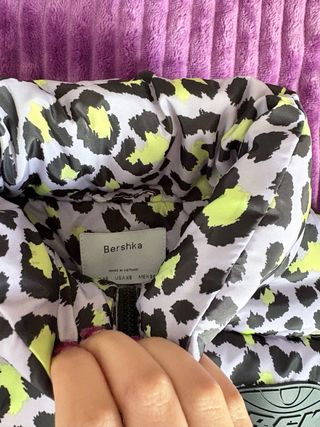 Chaquetón corto estampado leopardo