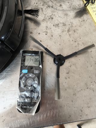 - Cecotec Robot Aspirador y fregasuelo Conga Ser