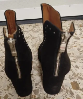 Botines Pull&Bear negros tachas