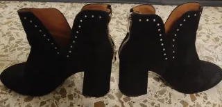 Botines Pull&Bear negros tachas