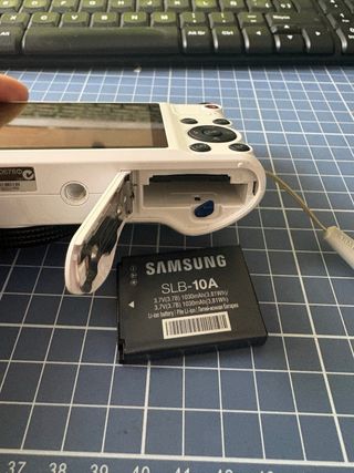 Cámara Digital Samsung WB250F Blanca