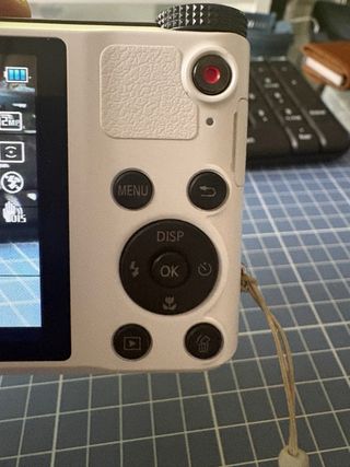 Cámara Digital Samsung WB250F Blanca