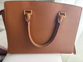 Bolso Michael Kors Marrón y Dorado. Modelo Satchel