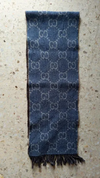 Bufanda reversible Gucci GG
