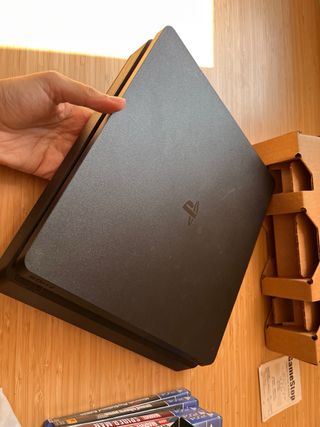 Playstation 4 Slim 1TB Nera
