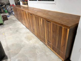 Mueble de taller de nogal