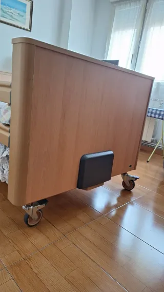 Cama articulada madera clara como nueva