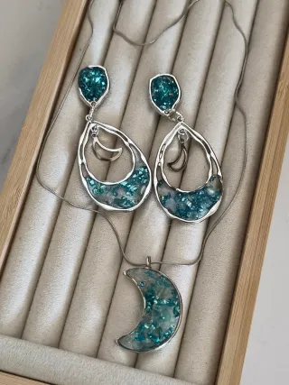 Conjunto Luna: Pendientes y Colgante