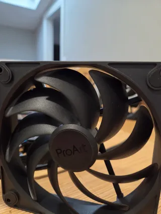 3 Ventiladores Noctua + 1 ProArt 140mm