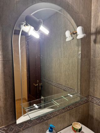 Espejo de baño con luz y repisa