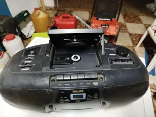 Radio CD Philips a pilas y corriente